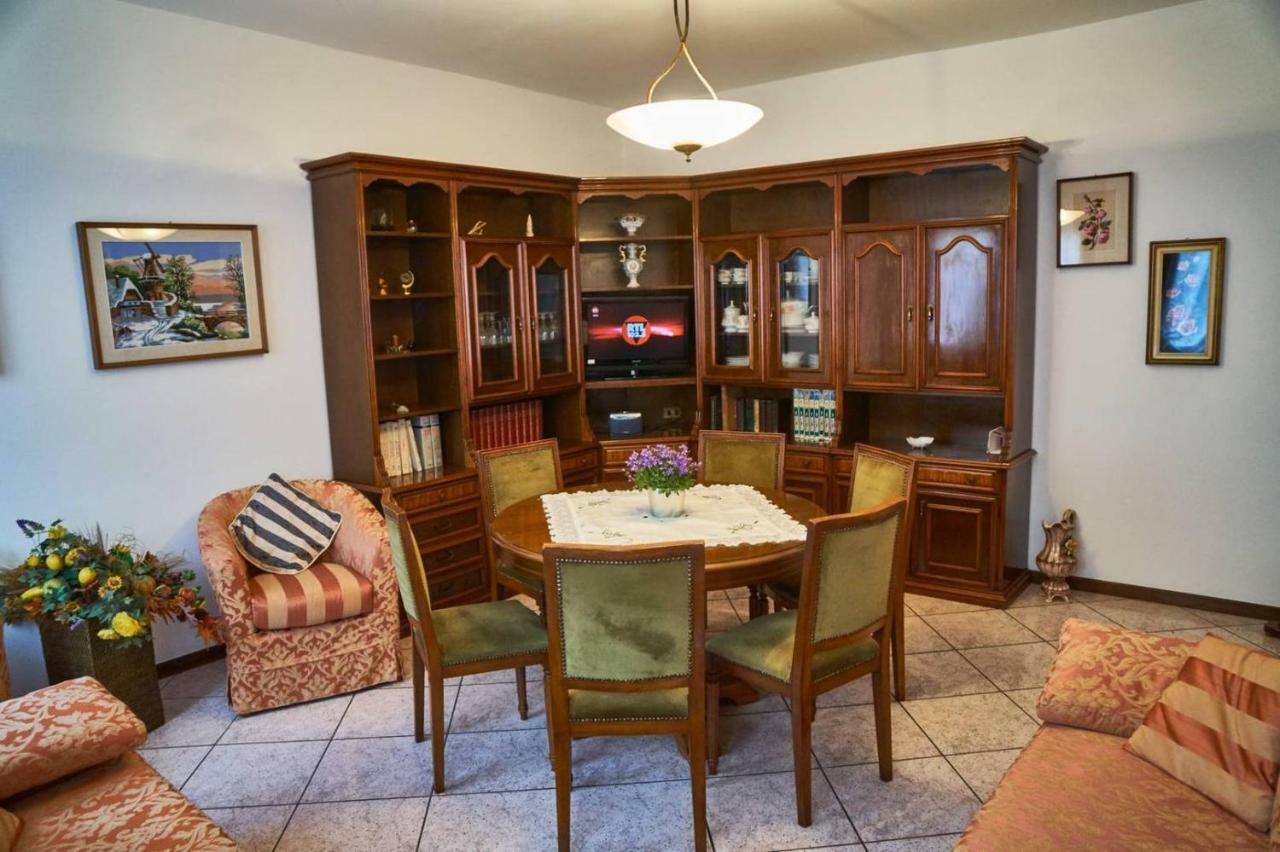 Appartamento Clivo Solto Collina Luaran gambar
